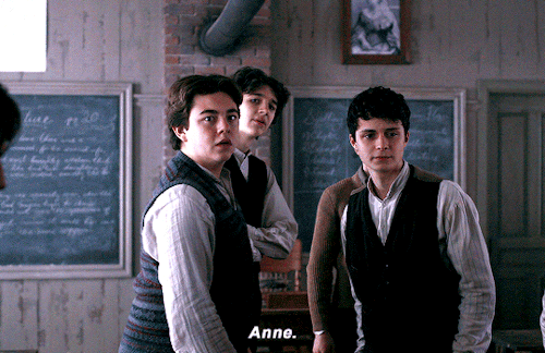 ruzekburgess:

Lucas Jade Zumann and Amybeth Mcnulty as Gilbert Blythe and Anne Shirley in ANNE WITH AN E (2017—) 