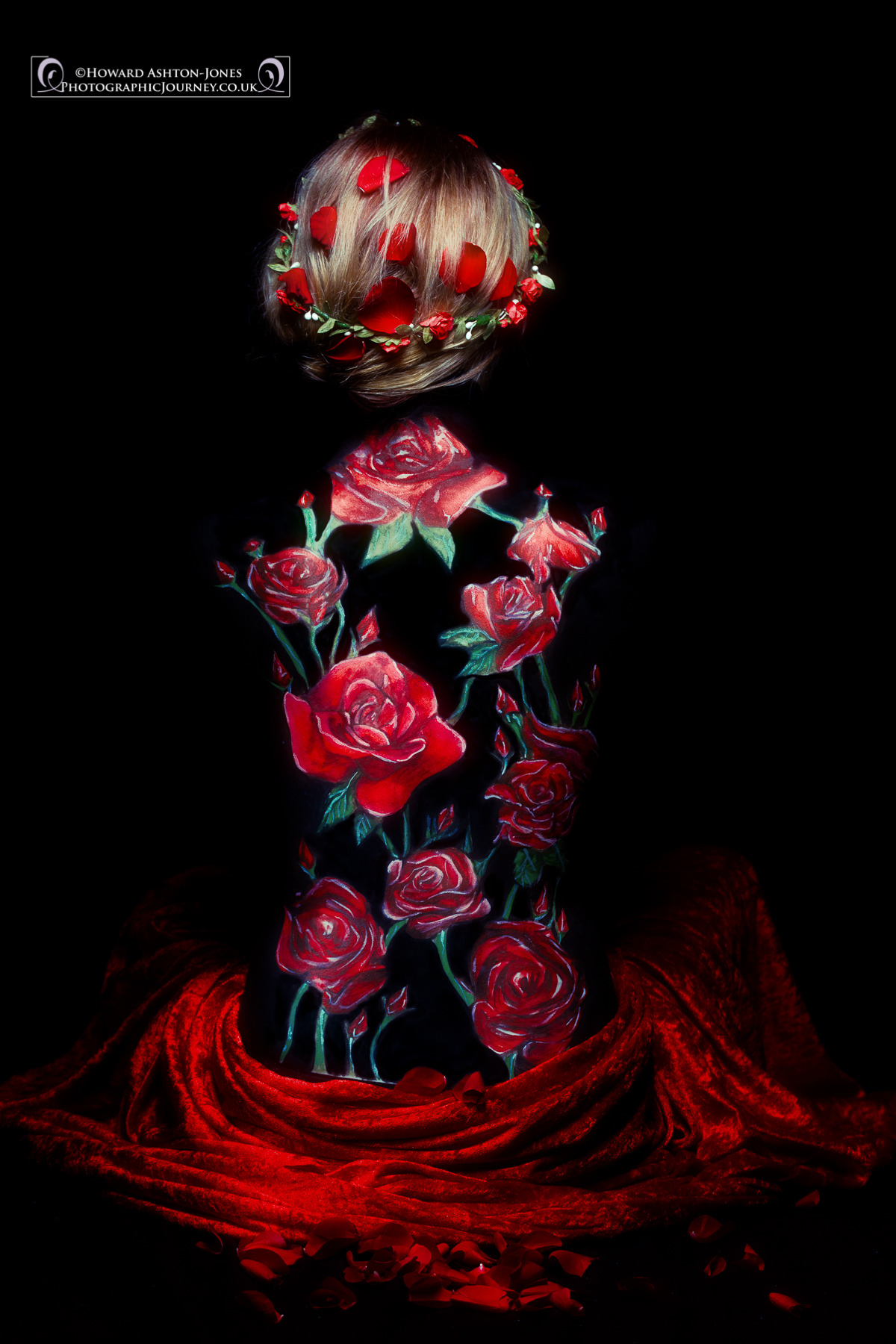 lensblr-network:  “Kiss from a Rose” body paint by Kat Model: Caitlin photo ©