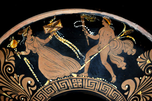 barakatgallerybeverlyhills:Apulian Red-Figured Knob-Handled Patera (Detail)Origin: ItalyCirca: 340 B