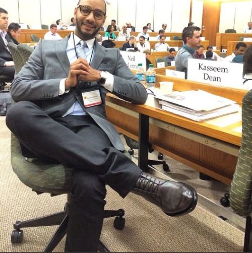 lustt-and-luxury:  brownglucose:  lovelyandbrown:  foliee-a-deuxx:  thoughtsofablackgirl:  How’s this for some inspiration? “Swizz Beatz may have made millions of dollars already, has numerous awards and hits under his belt, and has served as