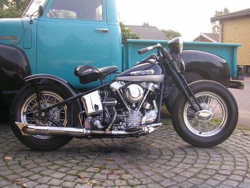 wetsteve3: notarub: edirarider:  1947 FL Springer Knuckle  www.tumblr.com/blog/notarub Over 