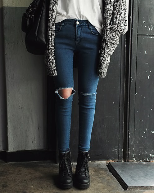 youngvintageheart:  Distressed Jeans 
