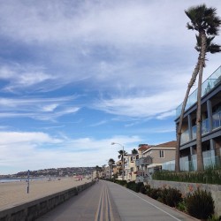 fantasmerrific:  Beach strolling in November