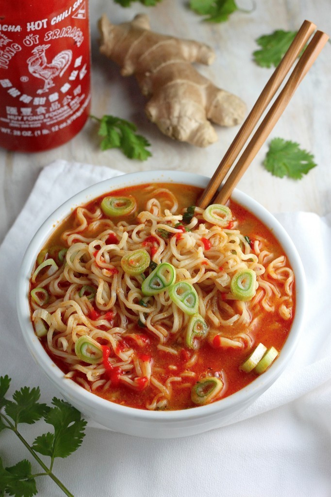 craving-nomz:  Spicy Sriracha Ramen Noodle Soup