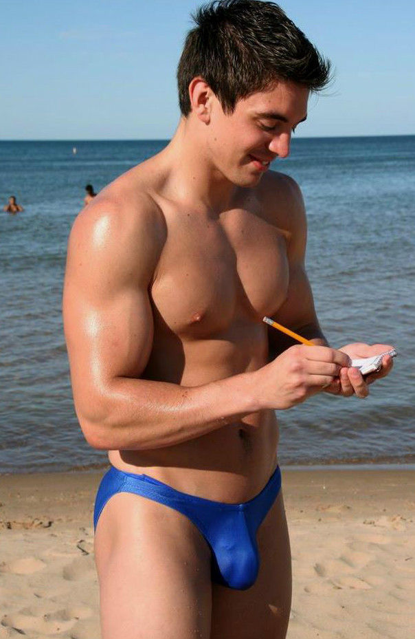 suckmytarzan:  curt60:  Steve Grand  Nice Build. Nice Suit. Nice Bulge. Check out