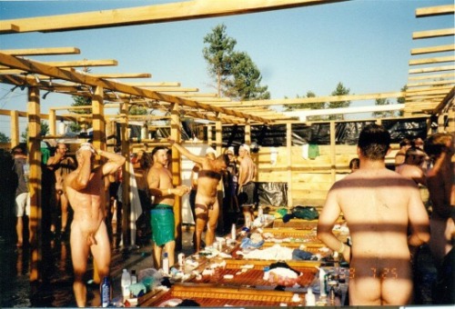 averagewhitedickz: Soldiers Shower ‘99