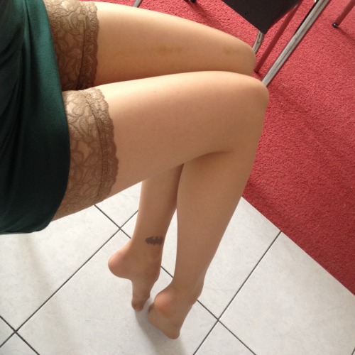 vancouvercumfeind:  Another very pretty girl with skinny legs and a love for pantyhose/knee highs. @zayovaio.   Please submit if you have some of your own. I only publish if you ask ;)