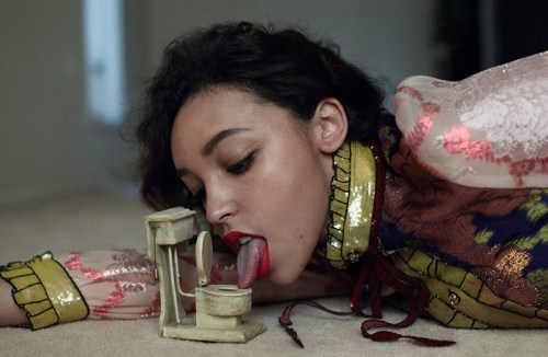 taytiebabe:blue-narkissos:phlemuns:Tinashe by Sean & Seng for Dazed.loves itI don’t understand w