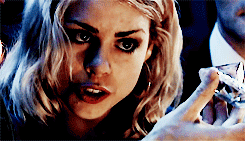 mycroftplayingoperation:list of flawless female characters [3/?] rose tyler“You