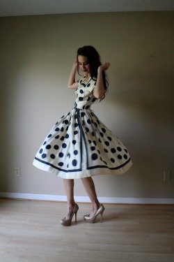 Sissydonna:  Sissylikes:  (Via 50S Dress // Anne Fogarty Dress // Polka Dot Dress