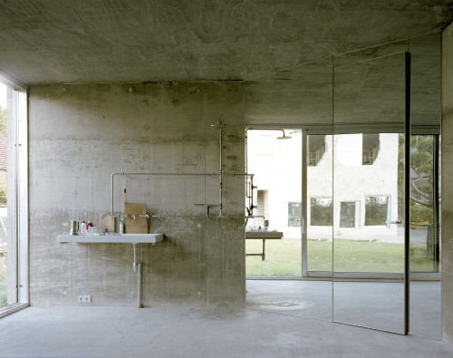 subtilitas:  Brandlhuber+ - Anti-villa, conversion of a former storage building for a garment company, Krampnitzsee 2014 (prev). Via archdaily, domus, photos © Erica Overmeer.  Keep reading 