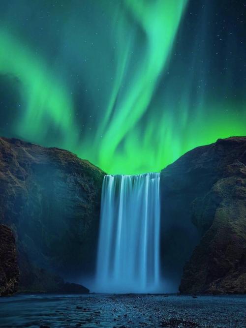 oneshotolive:  SkÃ³gafoss waterfall in