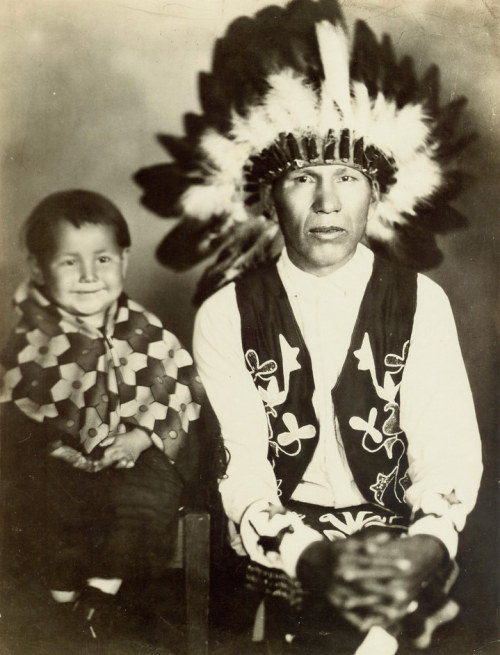 Meskwaki portraits taken by Josephine Wallace in 1925.