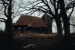 kitajgorod:  the shrine of abyss.  instagram | facebook | prints  