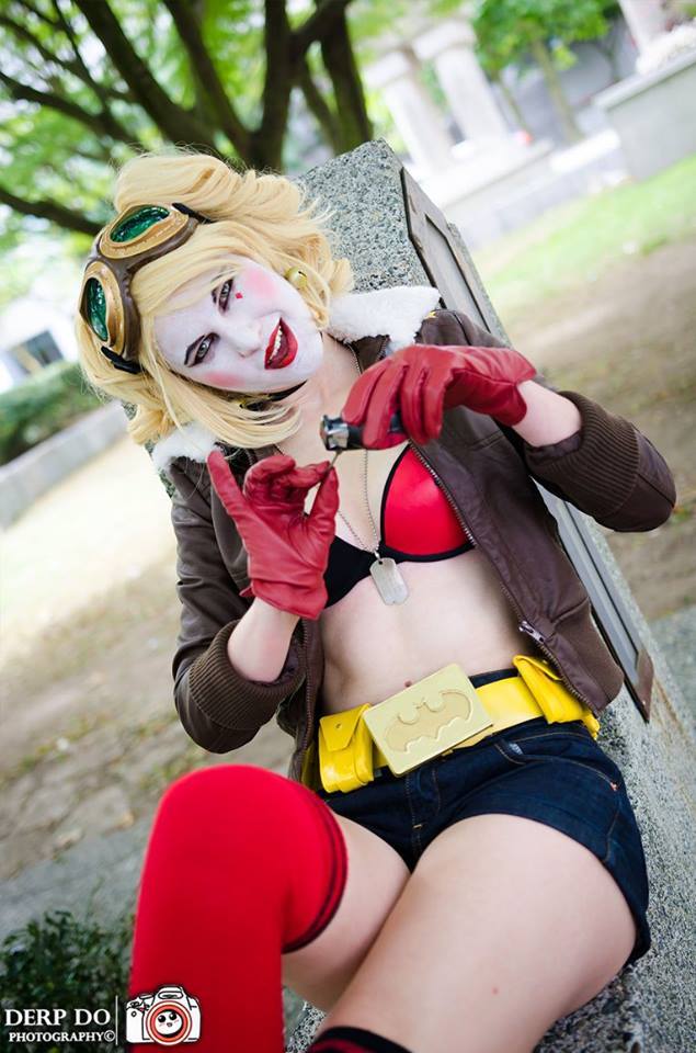 cosplayandgeekstuff:    Cutey Kitty (Canada) as Bombshell Harley QuinnPhotos by: 