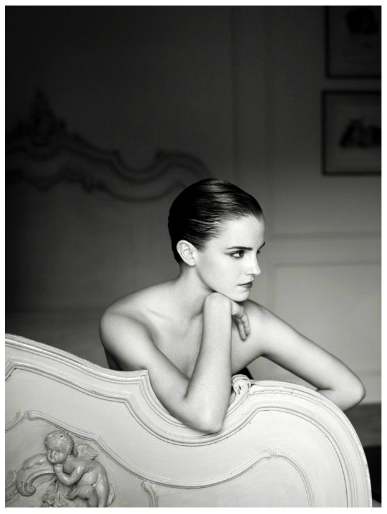 robertocustodioart:“Emma Watson by Mariano Vivanco 2011”