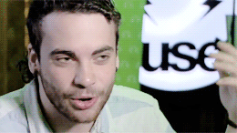 paramores: “Oh gosh, YES! Okay, keep calm Valentina, keep calm. I love Taylor York gifs so muc