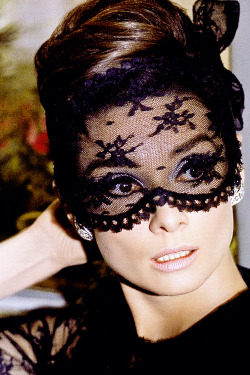 vintagegal:  Audrey Hepburn in How to Steal