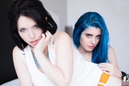 namaste-azaadi:  Pale skin, blue/dark hair and beautiful eyes..