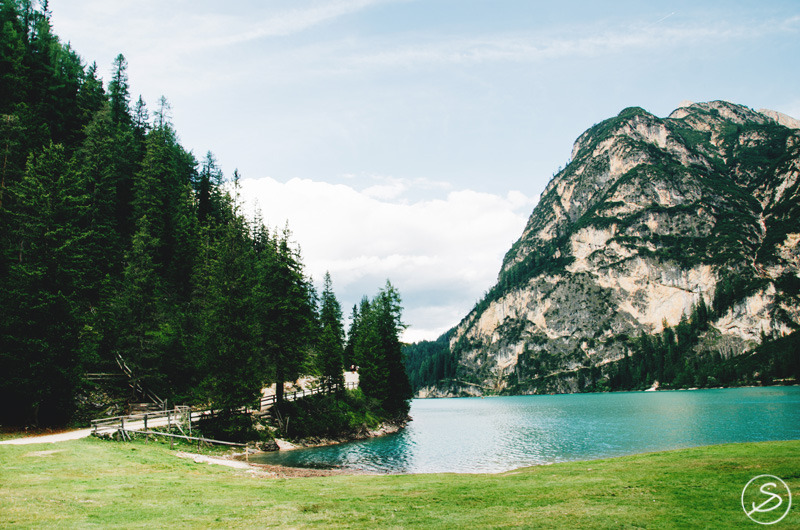 theencompassingworld:  sp–photography:  Dreaming…Location: Pragser Wildsee/Lago