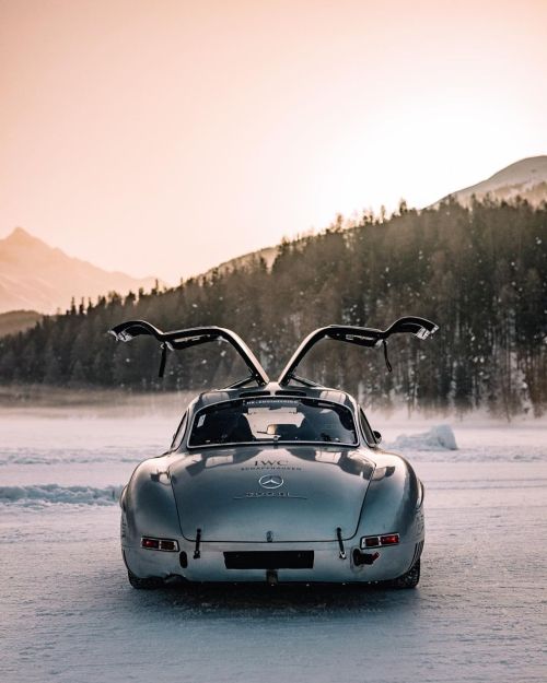 utwo:Mercedes Gullwing in St.Moritz© Ted Gushue
