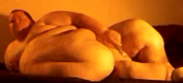 pokemonbbw191388:  smother-me-in-ur-blubber:  Damn. He can climb into my bed anytime.