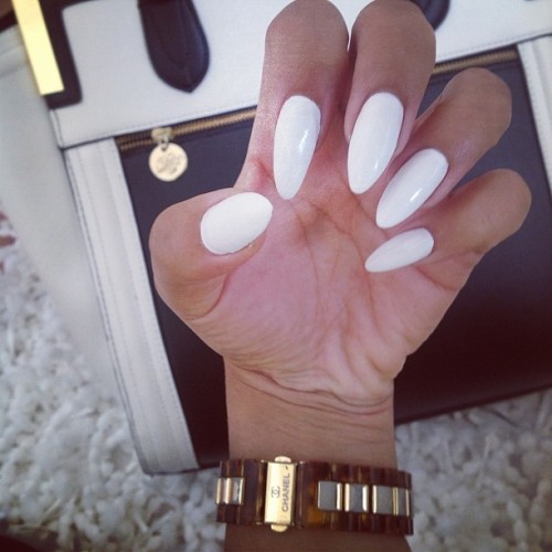 lipstick-nd-champagne:  shez-a-bitch:  shez-a-bitch.tumblr.com  lipstick-nd-champagne.
