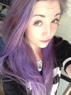 ikkmeistar:  Super duper old but my purple hair🙊