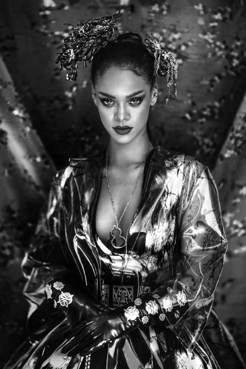 senyahearts:Rihanna for Harper’s Bazaar China, April 2015Photographed by: Chen Man