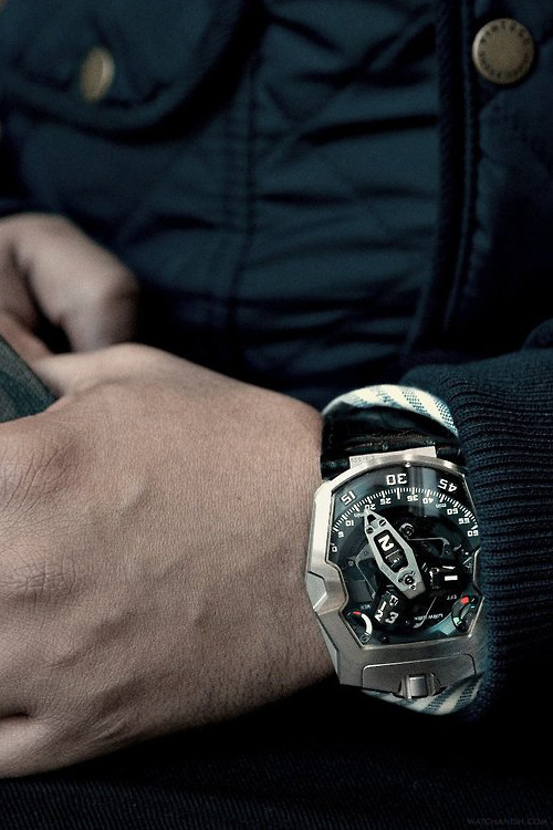 watchanish:  2:17 on the Urwerk UR-210. Titanium case ‘Maltese Falcon’ with the signature unique Urwerk satellite time display, using 3 rotating rollers and a retrograde minute hand to display hours and minutes. More of our footage at WatchAnish.com.