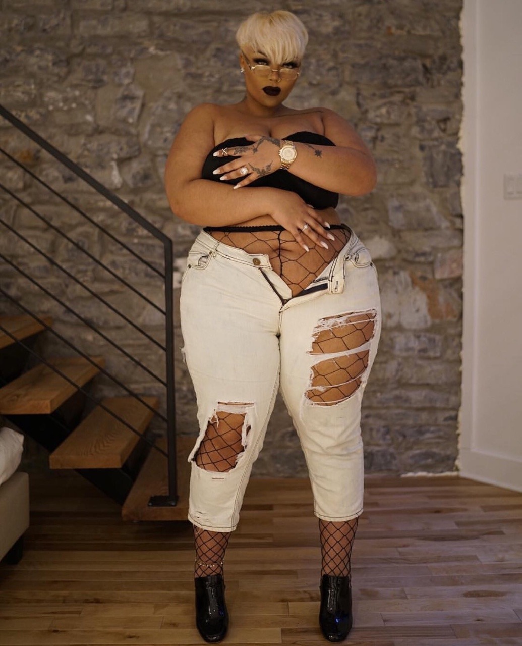 bellabeatface:  black-able:  royalpineapplejunky:  5'11 😻❣️  Yassss   my new