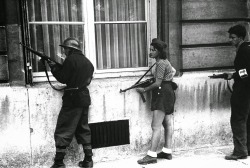 sappho-s: historicaltimes:  An 18 year old French Résistance fighter during the Liberation of Paris, August 19, 1944. via reddit  This is Simone Segouin, an incredible resistance fighter. Her first mission was to steal a Nazi’s bike, and thereafter