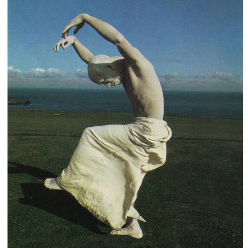 haviverzes:  Butoh Dance - Ushio Amagatsu and the Sankai Juku Group.A series of photographs taken on