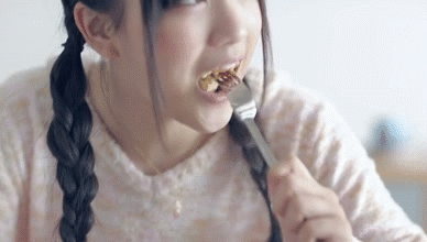 osr48:  Hhmm, yummy..I mean Hoshino Minami, not the cake..