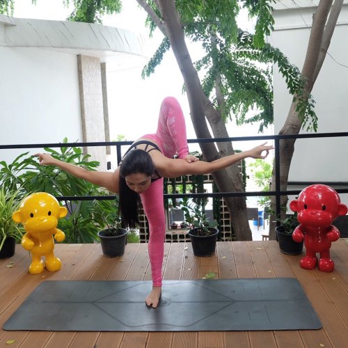 @Kwang_Angkana: #yoga #mangledyoga #hamstrings #yogachallenge #yoga4growth #yogainspiration #asana #