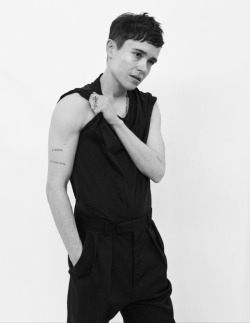 words-of-holly:chuutoro:the euphoria of elliot page (esquire)What a fucking KING