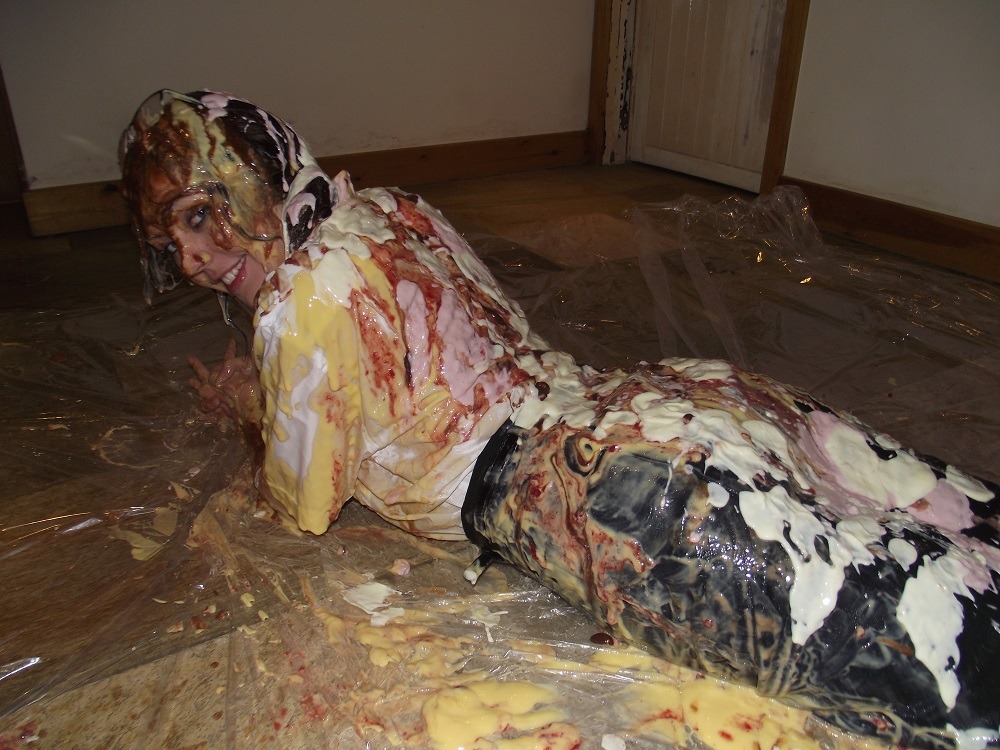 messyfoodsex:  wampicsandgifs:  Kacie James - Messy Secretary! by Tony Hill (2 of