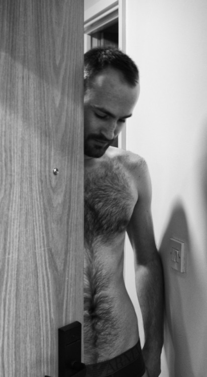 Grindr hoe answers the door of his hotel room. His buns were too sticky to show me to the door when 