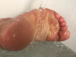 The Love of Female Feet & Toes
