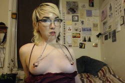 makesyoucome:  lyra / 24 years old / canada