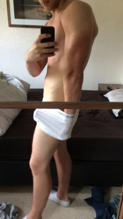 snapchathotguys:  Http://SnapchatHotGuys.tumblr.com