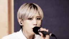 pinkhot:  trouble maker on a song for you ♪ 