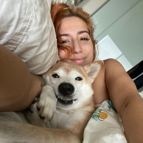 Good morning from me and the best face to wake up to https://www.instagram.com/p/B45NISLA42e/?igshid=5o4ay9afq4sl