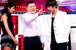 haeppenis:how to make eye contact - super junior’s way
