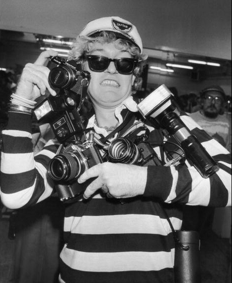 ritchiegeckos:Captain Sensible photographed by Dave Hogan#HE IS ACTUALLY SO TINY BLESS HIMHE IS 6'3&