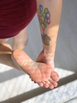 unbelievablefeet:  Source: @Lunafeet_ - unbelievablefeet.com