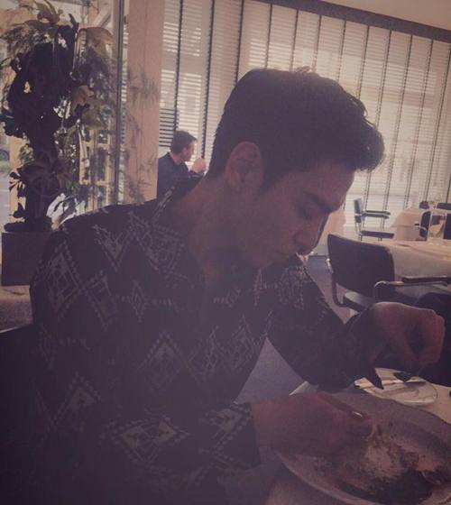 koreanghetto:    160428 TOP Instagram:    