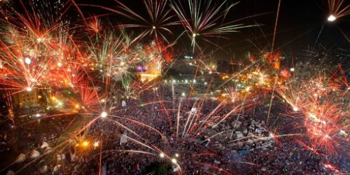 thepoliticalnotebook:Fireworks over Tahrir on Wednesday night as Morsi is ousted and taken into mili