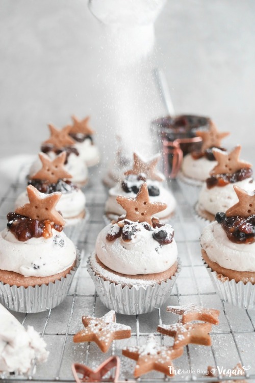 Mince Pie Cupcakes at The Little Blog of Vegan