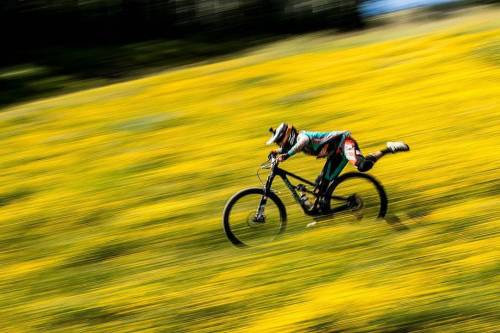 mtbdirty: @iagogaray - #panshotfriday because you shouldn’t take life too seriously. #stankylegtuck 